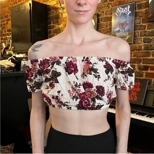 AE Floral Off-Shoulder Crop Top XS